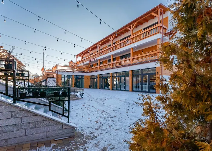 Hotel Mazurkowa & Wesela & Imprezy & Konferencje Jelenia Gora, Obok Restauracja Mazurkowa Chata