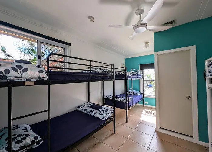 Ozzie Pozzie Backpackers