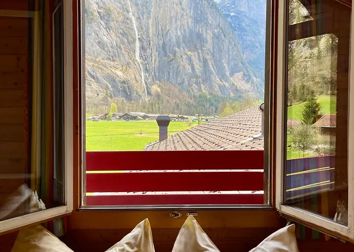 Alpine Base Hostel - Adults Only