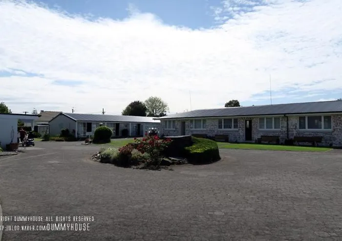Garden Court Motel & Backpackers
