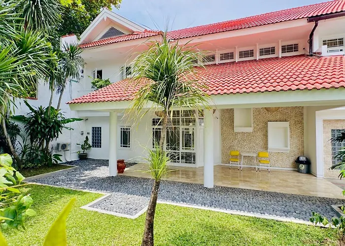 Emerald Luxury & Comfort Villa In Nusa Dua