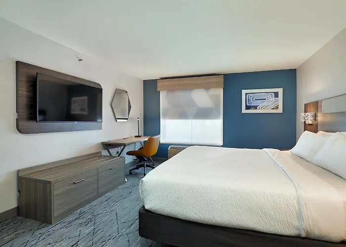 Holiday Inn Express Hotel & Suites Milwaukee-New Berlin By Ihg