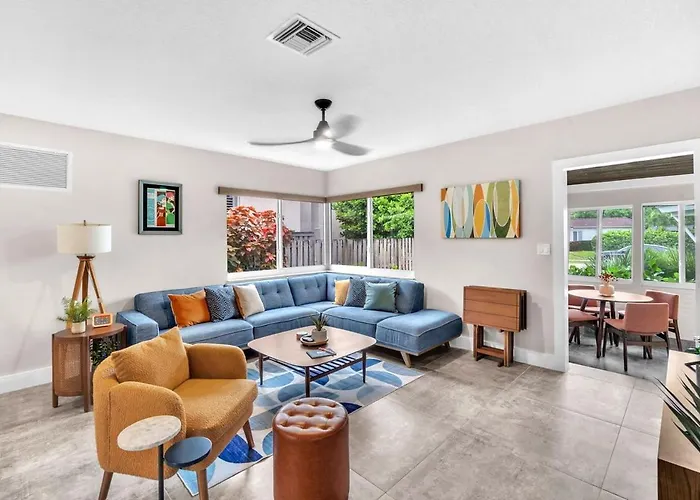 The Frolics -Stunning Wilton Manors Pool Home