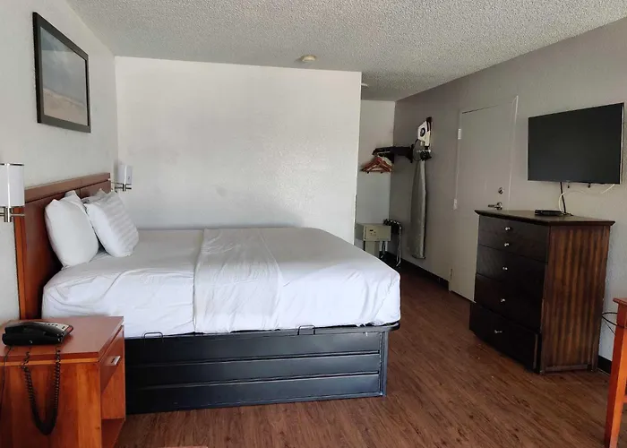 Travelodge Suites By Wyndham Macclenny I-10