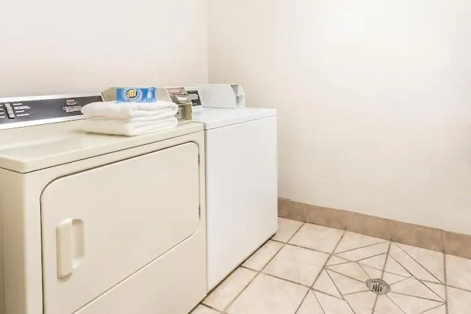 Brush Inn And Suites