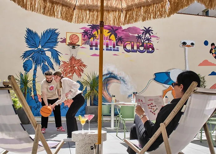 Hotel Chromatics & Restaurant Hill Club By Happyculture