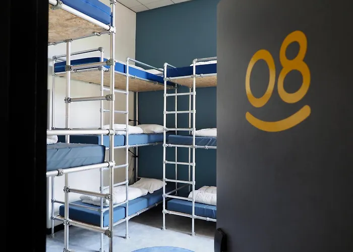 Hostel Roots