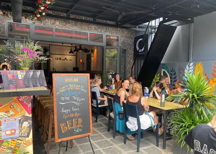 Hoi An Ancient Town Hostel & Bar