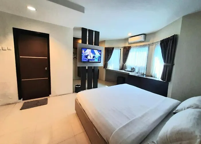 Alexander Hotel Tegal