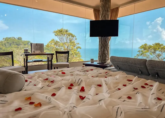 Issimo Suites (Adults Only)