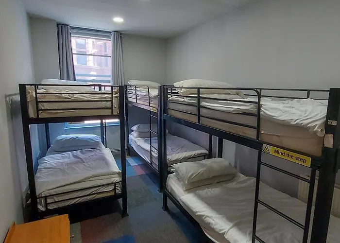 R S Hostels - Leeds
