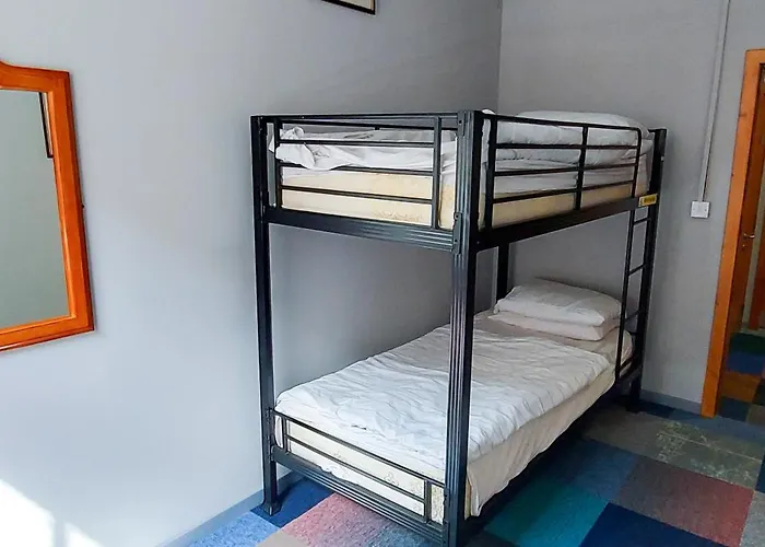 R S Hostels - Leeds