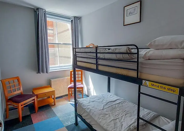 R S Hostels - Leeds