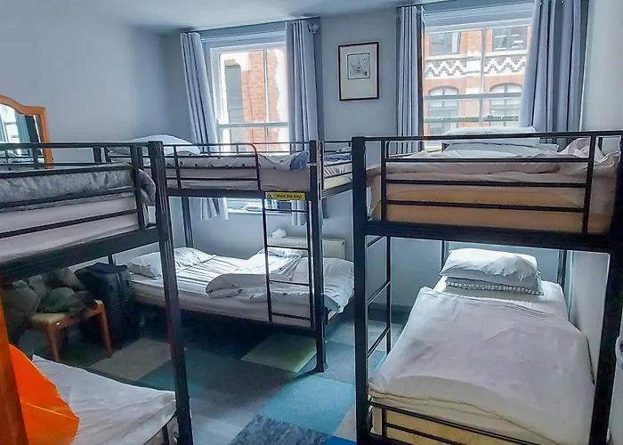 R S Hostels - Leeds