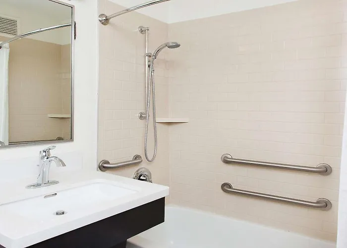 Sonesta Simply Suites Lansing