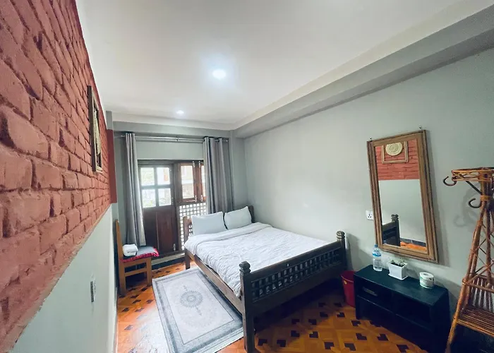 Pasne Aajako Hotel