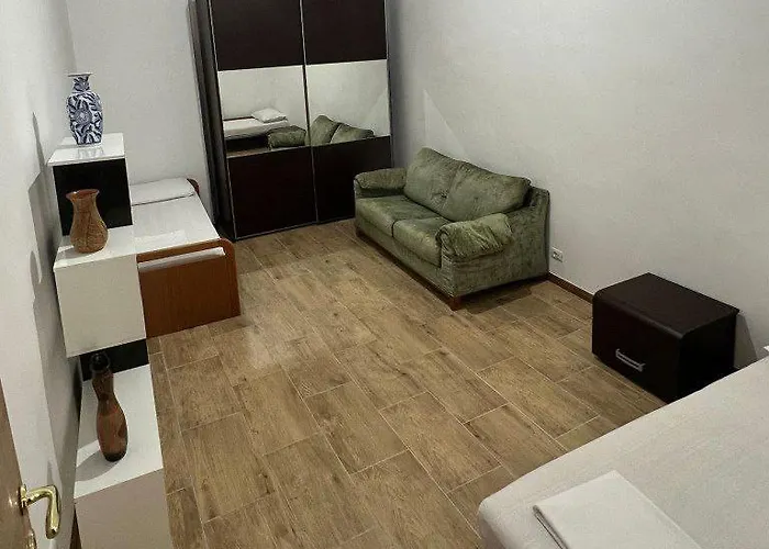 Parisa Home