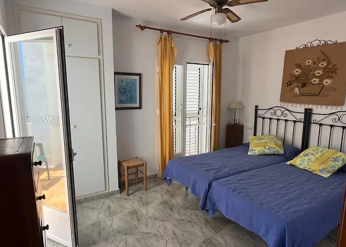 Duplex en urbanización con piscina comunitaria y wifi