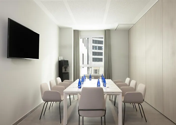Hampton By Hilton Malaga Martiricos