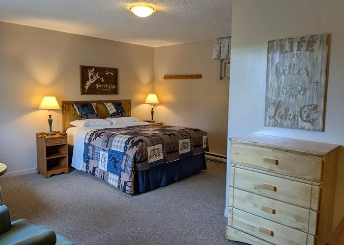 Dwight Village Motel
