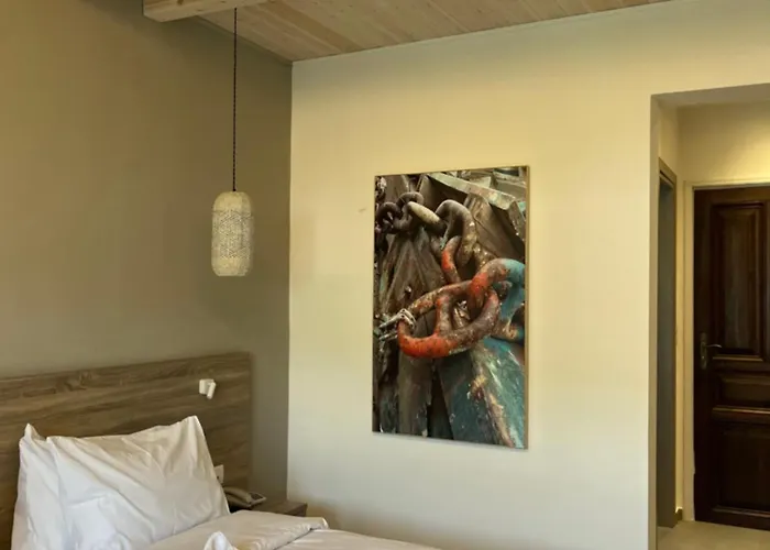 Paradise Hotel