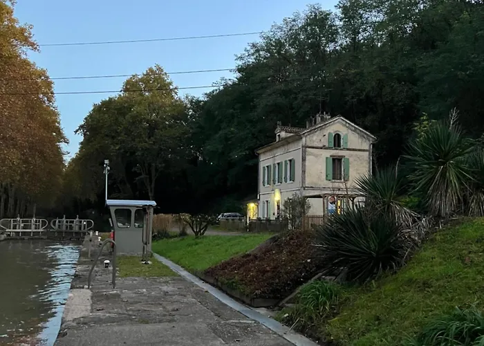 Maison Eclusiere Le Coup De Pompe