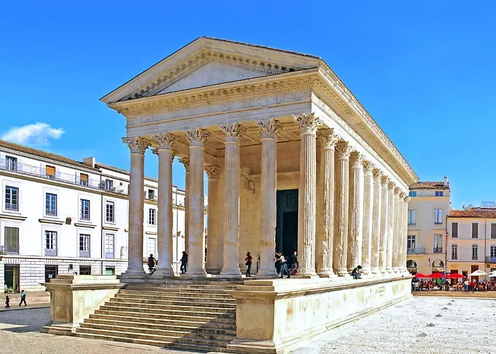 Auberge De Jeunesse Hi Nimes