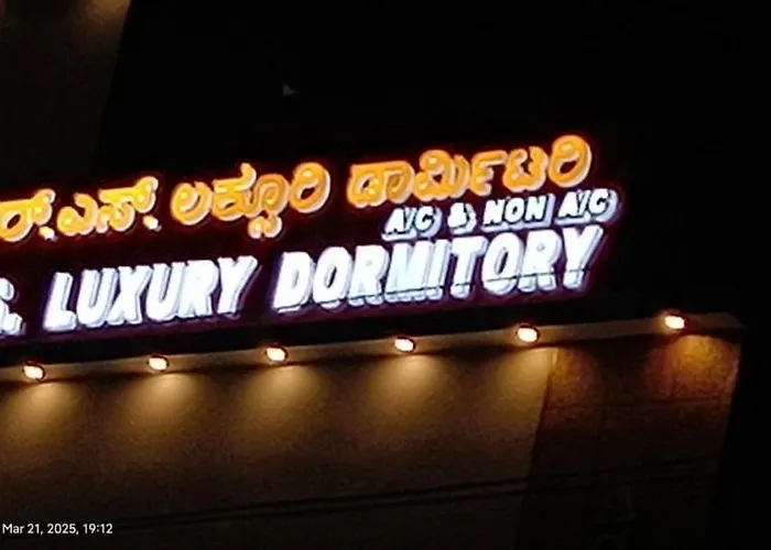 V R S Luxury Ac & Non Ac Male Dormitory