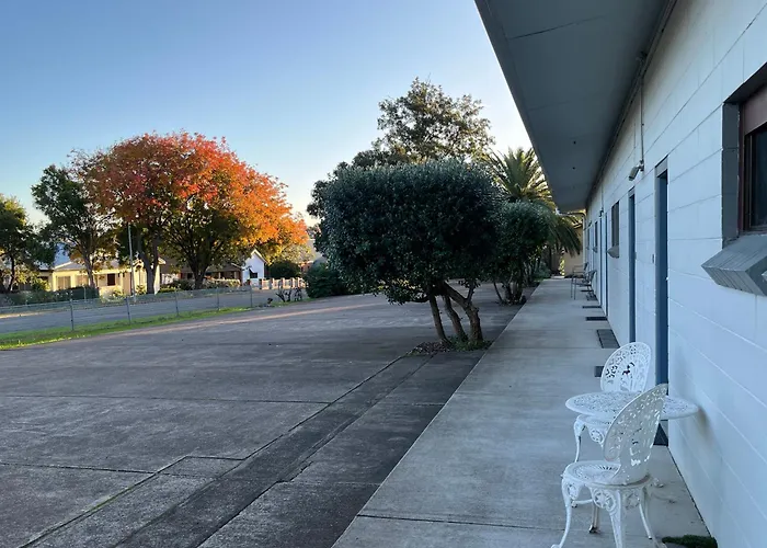 Airlie House Motor Inn