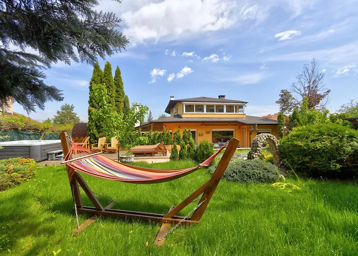 Villa Boyana City & Relax With Hot Jacuzzi And Sauna By Bookvillabg
