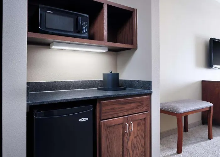 Green Mill Village Hotel & Suites, BW Signature Collection