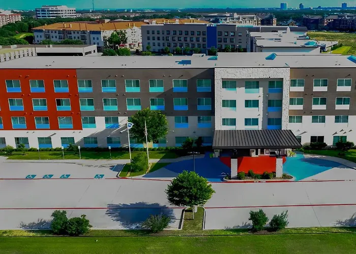 Holiday Inn Express & Suites Dallas Nw - Farmers Branch By Ihg