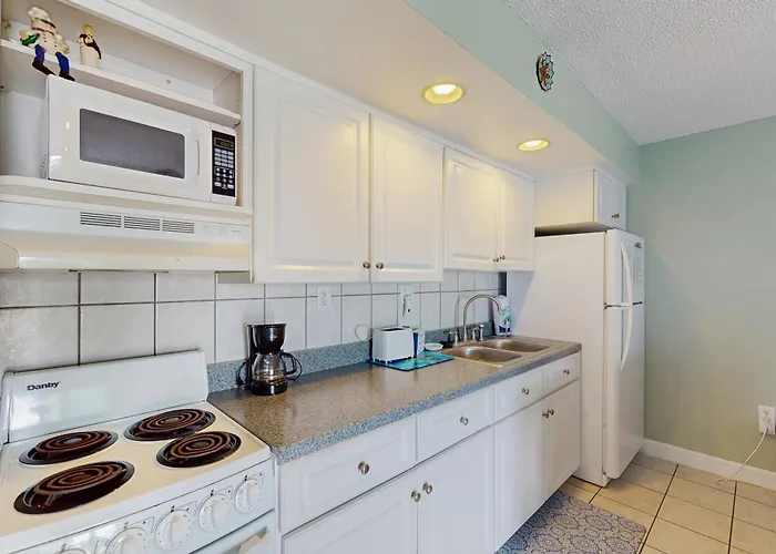 Mariners Cove 302