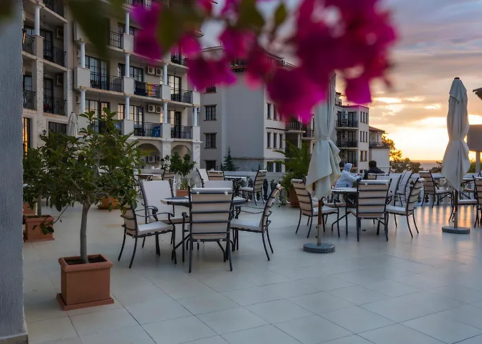 Тhe Cliff Obzor Bay And Holiday Apartments