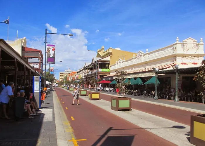 Freo Lodge Boutique Hostel