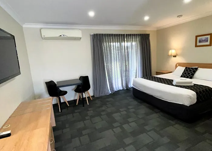 Bushman'S Motor Inn