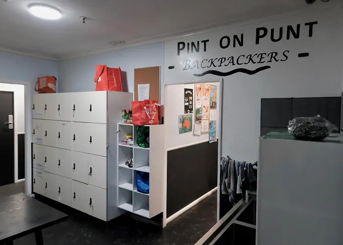 Pint On Punt Backpackers
