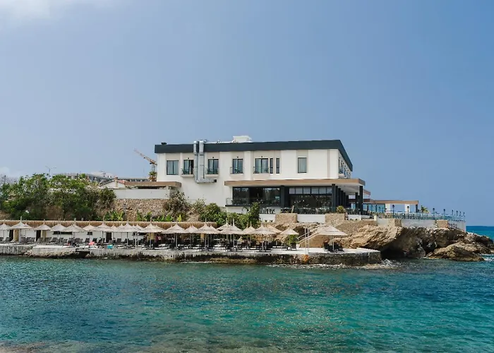Shayna Beach Club