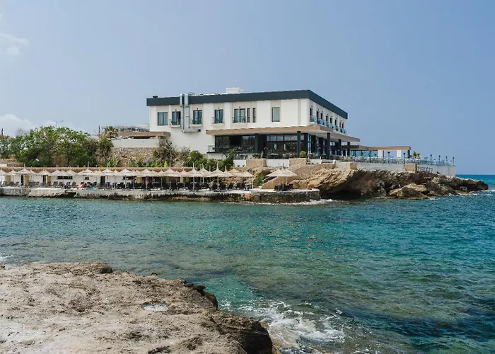 Shayna Beach Club