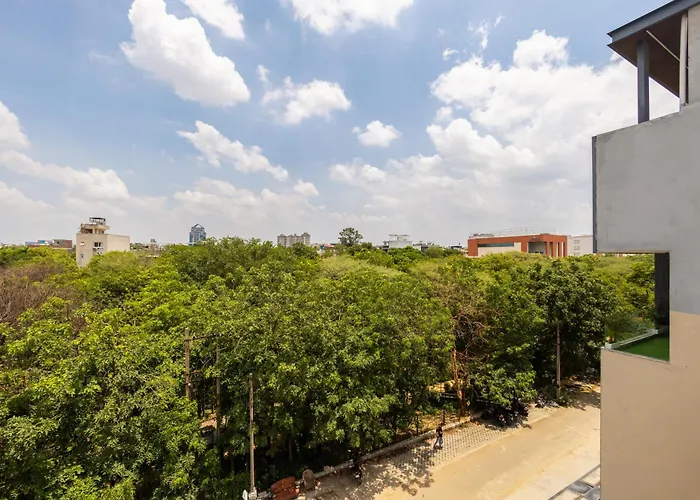 Limewood Stay Premier Golf Course Road -Sector 42