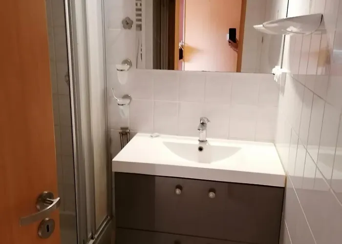 Chambre 3 Avec Un Lit Simple
