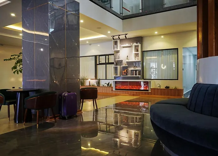Tha Nickolee Hotel