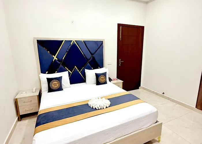 Pakeeza Hotel - Faisal Town