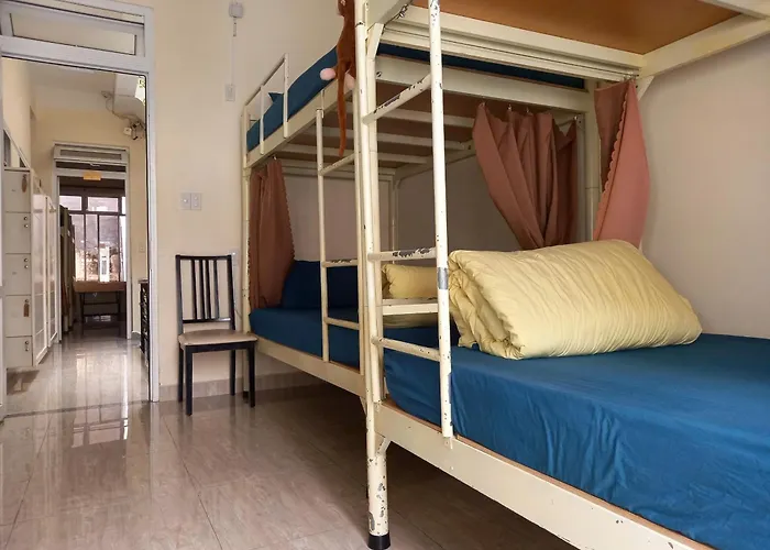 Pretty Backpackers House