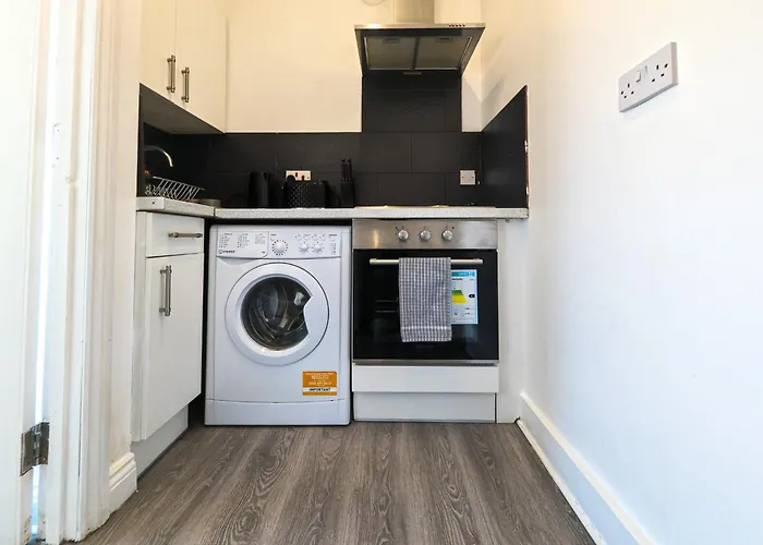 Workstay Shared House - Private Ensuite Studio & 3 Rooms