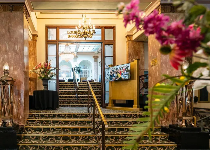 Adelphi Hotel