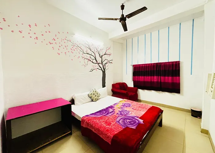 Madsquad Hostel Dorms & Rooms