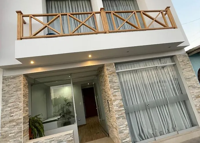 Ravenala Paracas Hostel & Apartment