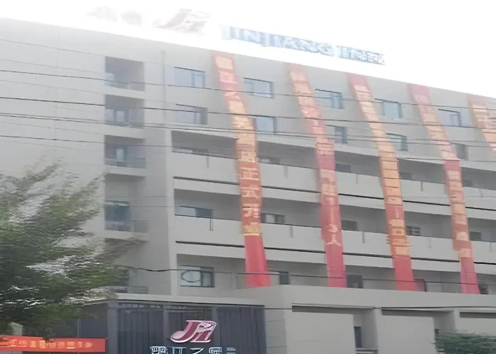 Jinjiang Inn Wuhu High-Speed Railway Station West Square