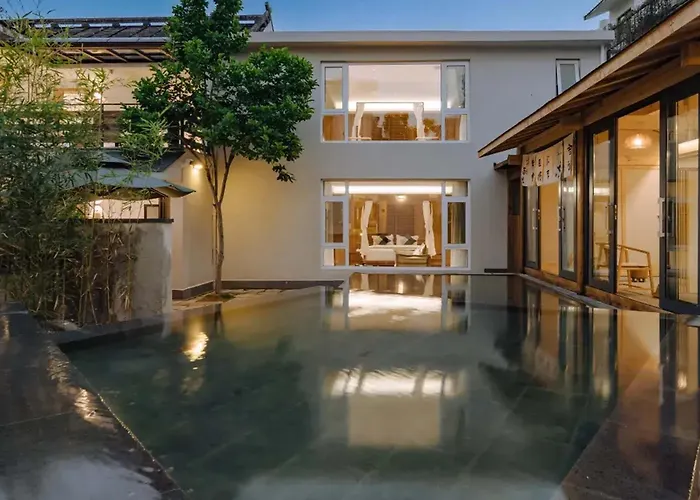 Tengchong Nan Su Gu Li Hot Spring Enjoylife Family Resort